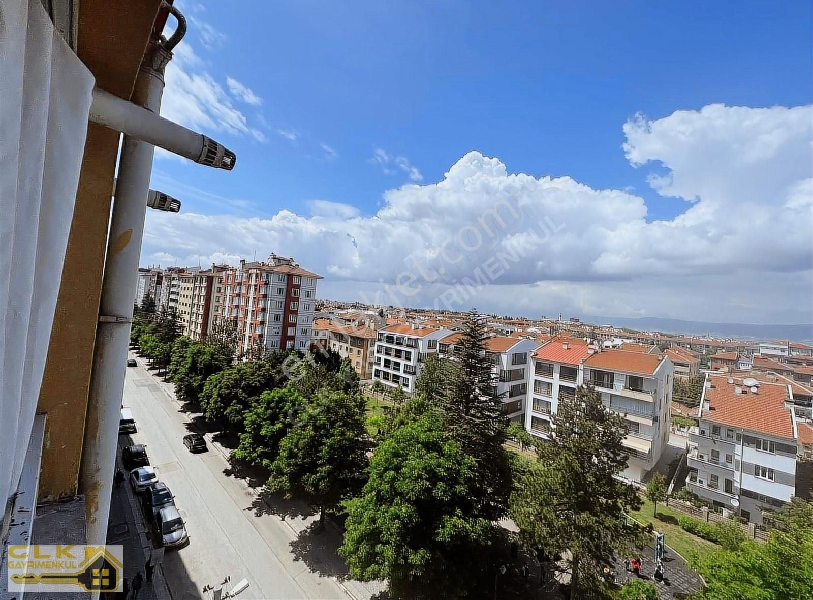 Odunpazarı Gökmeydan Satılık Daire Clk Gayrimenkul'den Cuma Pazarı Sokağı Cadde Üzeri Ferah 3+1