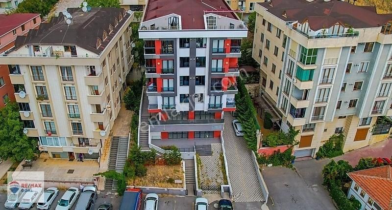 Ataşehir İnönü Satılık Daire Remax Şirvan'dan Ataşehir'de Ara Kat 3+1 Satılık Dublex Daire