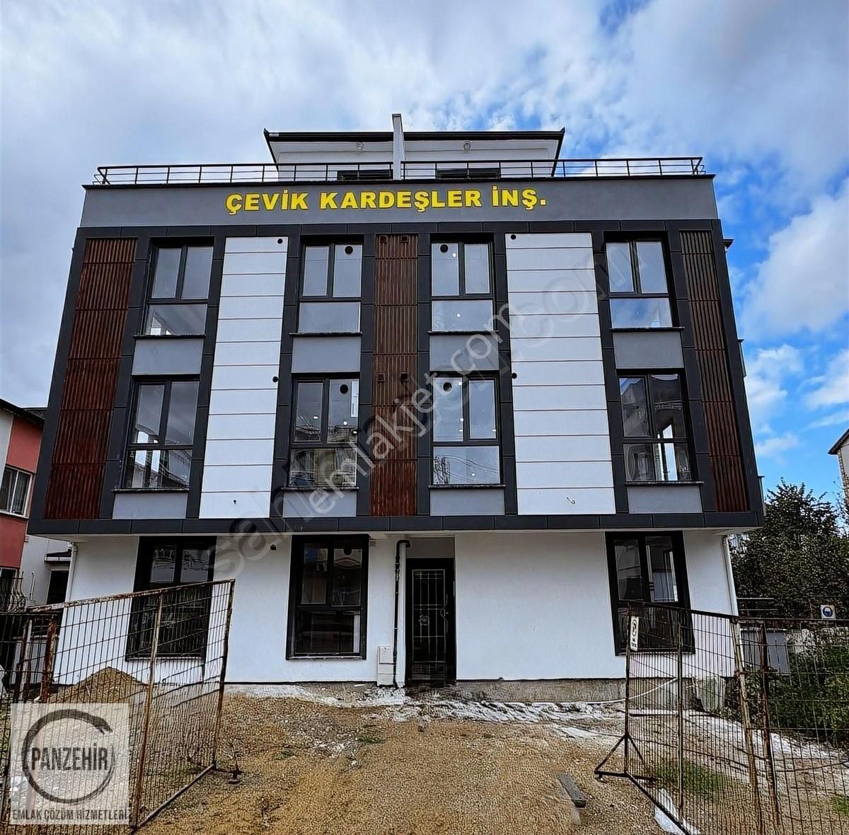 Kartepe Ataevler Satılık Daire Butik Yaşamın Merkezinde: 3 Balkonlu Lüks 2+1 Daire!