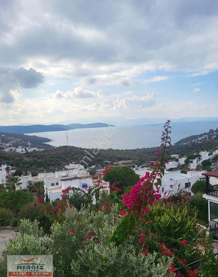 Günbatımı Sitesinde Özel Köşe Otoparklı Satılık Villa - Görsel 16