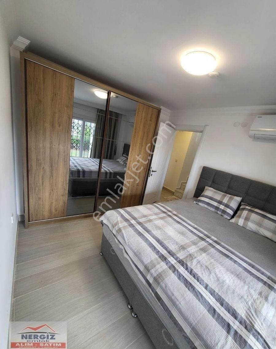 Günbatımı Sitesinde Özel Köşe Otoparklı Satılık Villa - Görsel 18