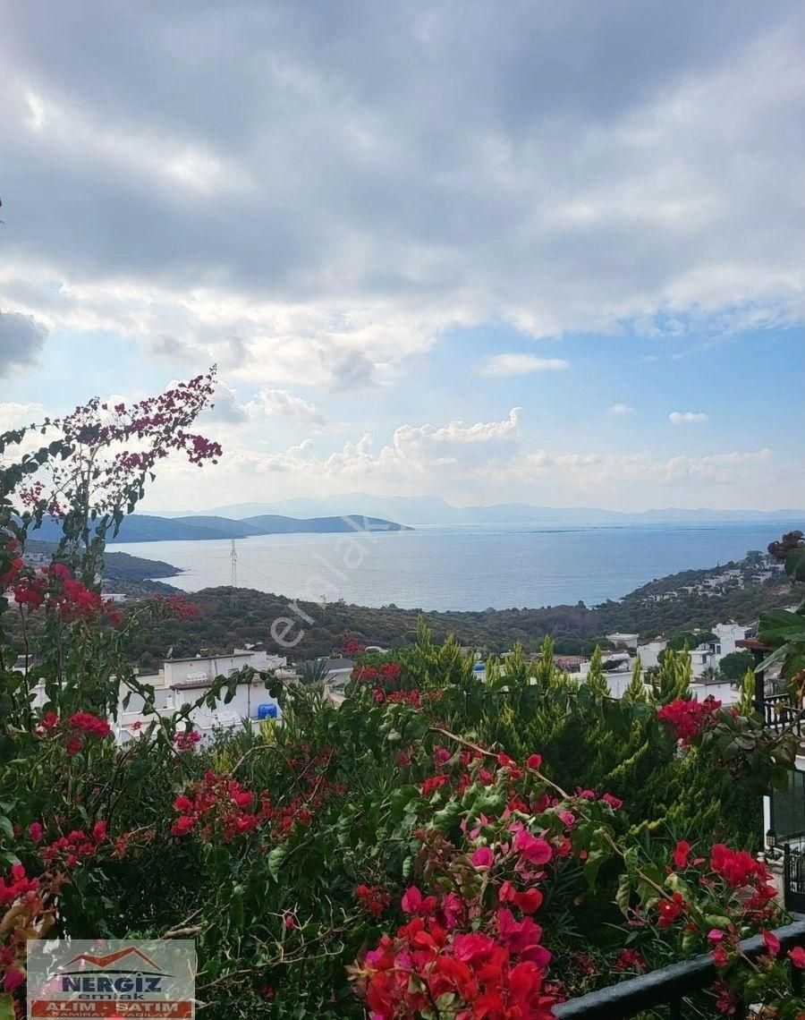 Milas Boğaziçi Satılık Villa Günbatımı Sitesinde Özel Köşe Otoparklı Satılık Villa