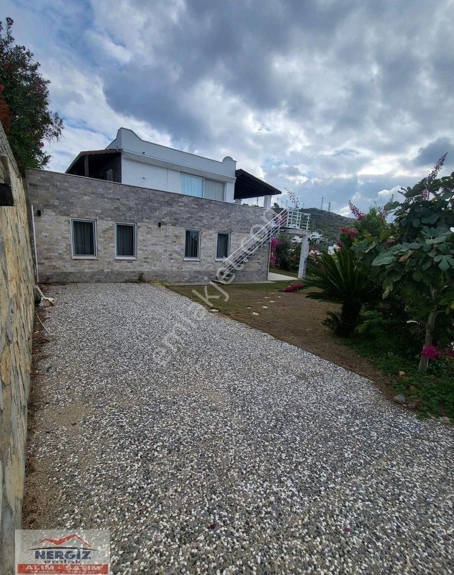 Günbatımı Sitesinde Özel Köşe Otoparklı Satılık Villa - Görsel 21