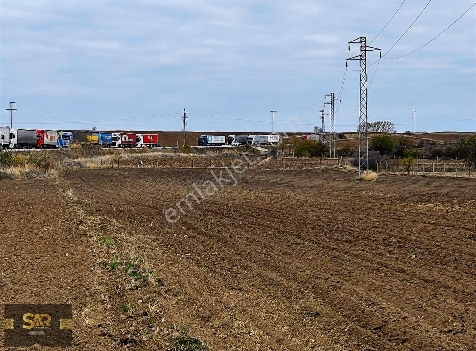 Lalapaşa Hanlıyenice Köyü Satılık Tarla Edirne Hamzabeyli Kapısı Yolunda Cadde Üzeri Tarla