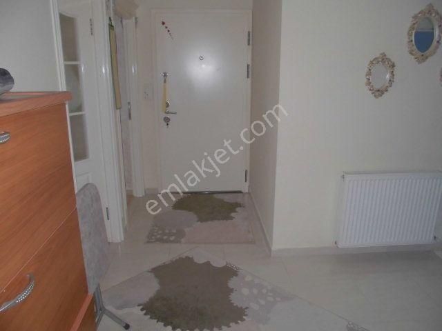 Bahçelievler Şirinevler Satılık Daire Bahçelievler Devlet Hastanesine Yakın . 3+1 120 M2 Satılık Yüksek Giriş