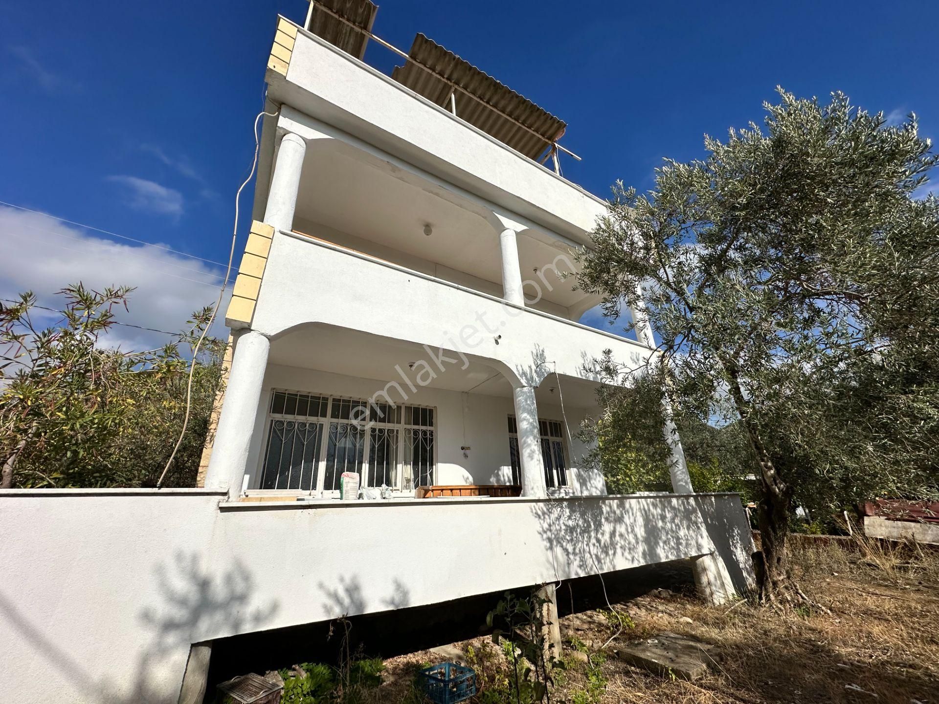 Ahmetçe Köyünde Sahilde Denize 1 Parsel 3 Katlı Ev Ve Zeytinlik - Görsel 20