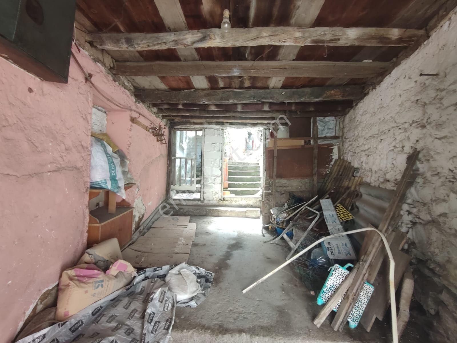 Edremit Merkeze Yakın İçinde 3 Adet Müstakil Ev Olan Satilik Arsa - Görsel 9