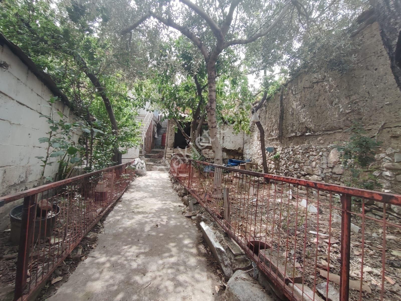 Edremit Merkeze Yakın İçinde 3 Adet Müstakil Ev Olan Satilik Arsa - Görsel 23