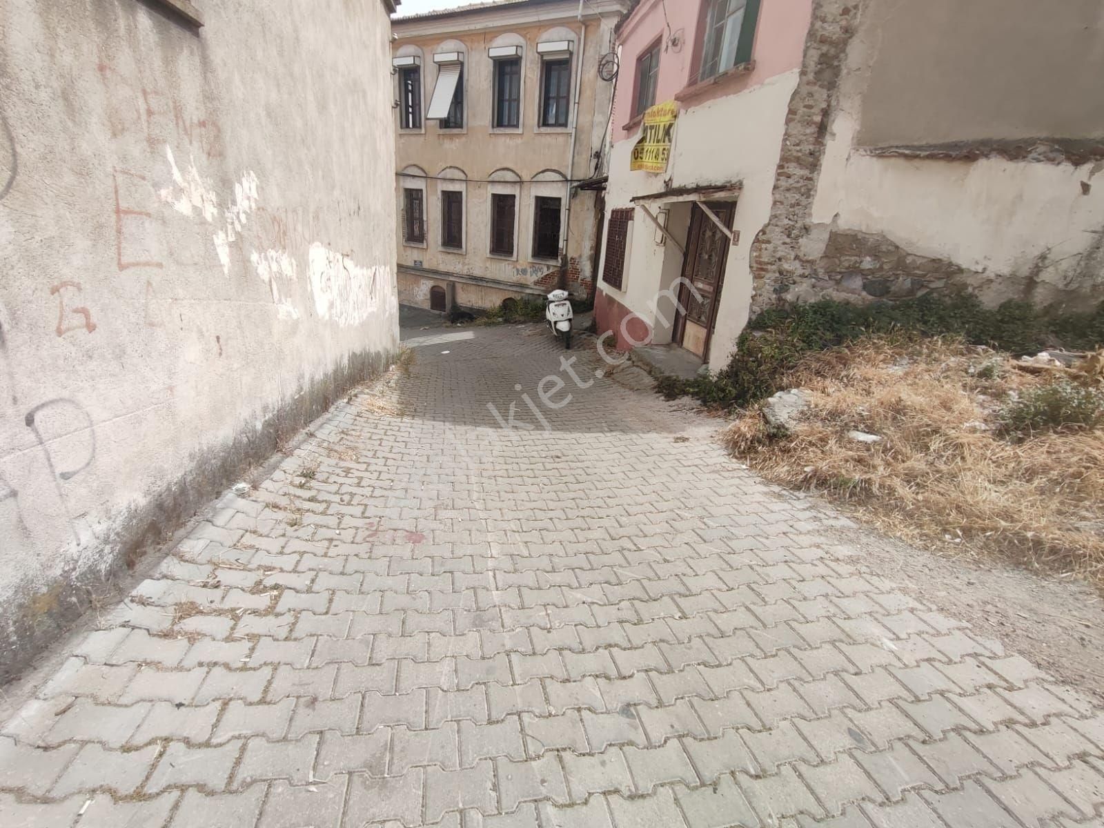 Edremit Merkeze Yakın İçinde 3 Adet Müstakil Ev Olan Satilik Arsa - Görsel 8