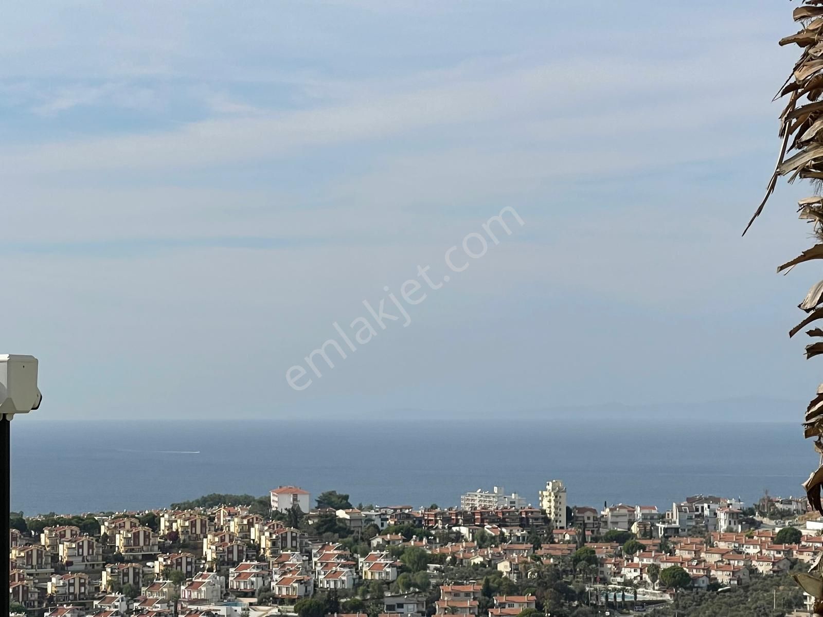 Kuşadası Değirmendere Satılık Daire Kuşadasında Deniz Manzaralı Havuzlu Site İçerisinde 2+1 Daire