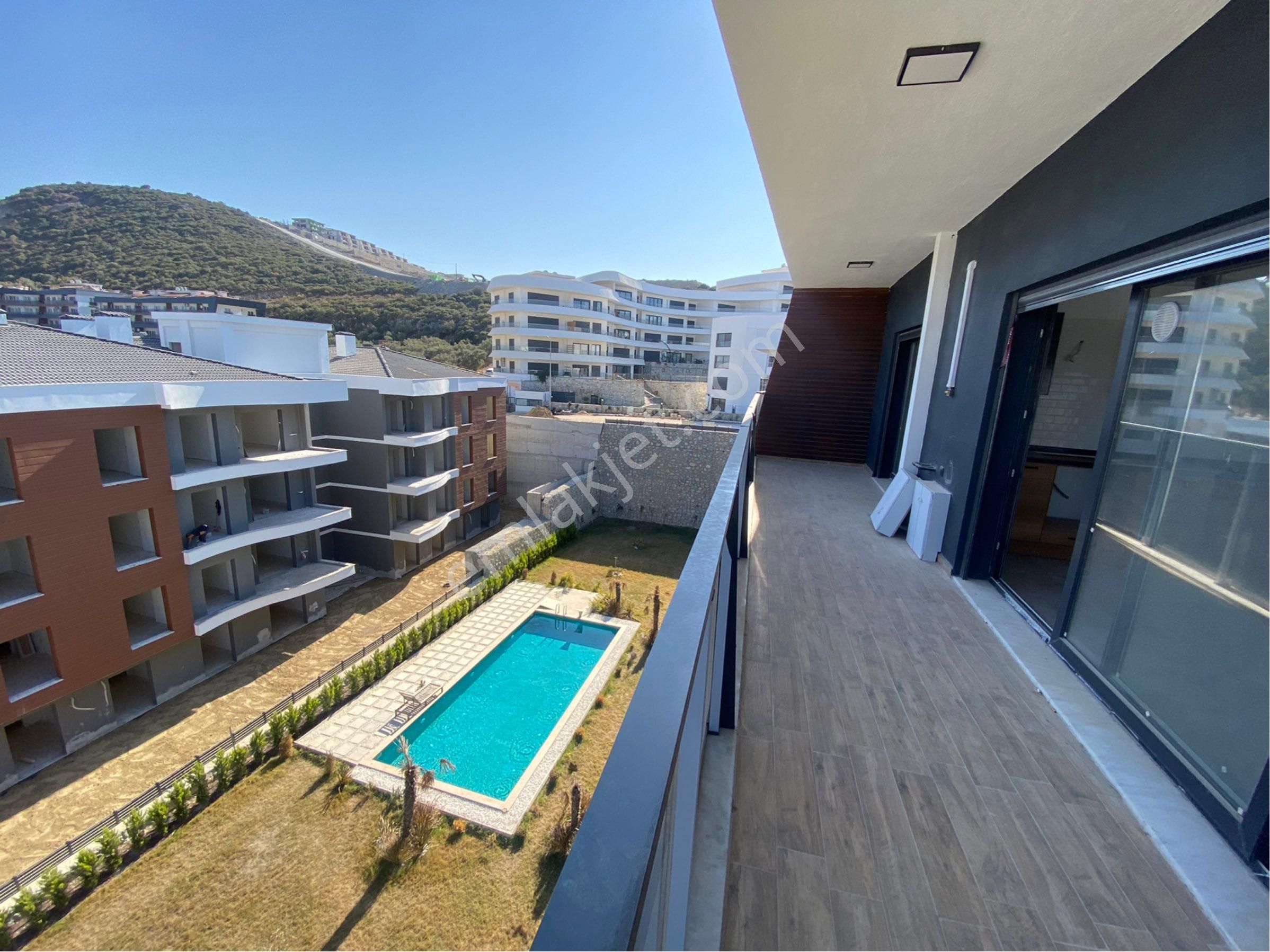 Kuşadasında Havuzlu Site İçerisinde Geniş Kullanımlı 1+1 Sıfır Daire Acil Satılık - Görsel 9