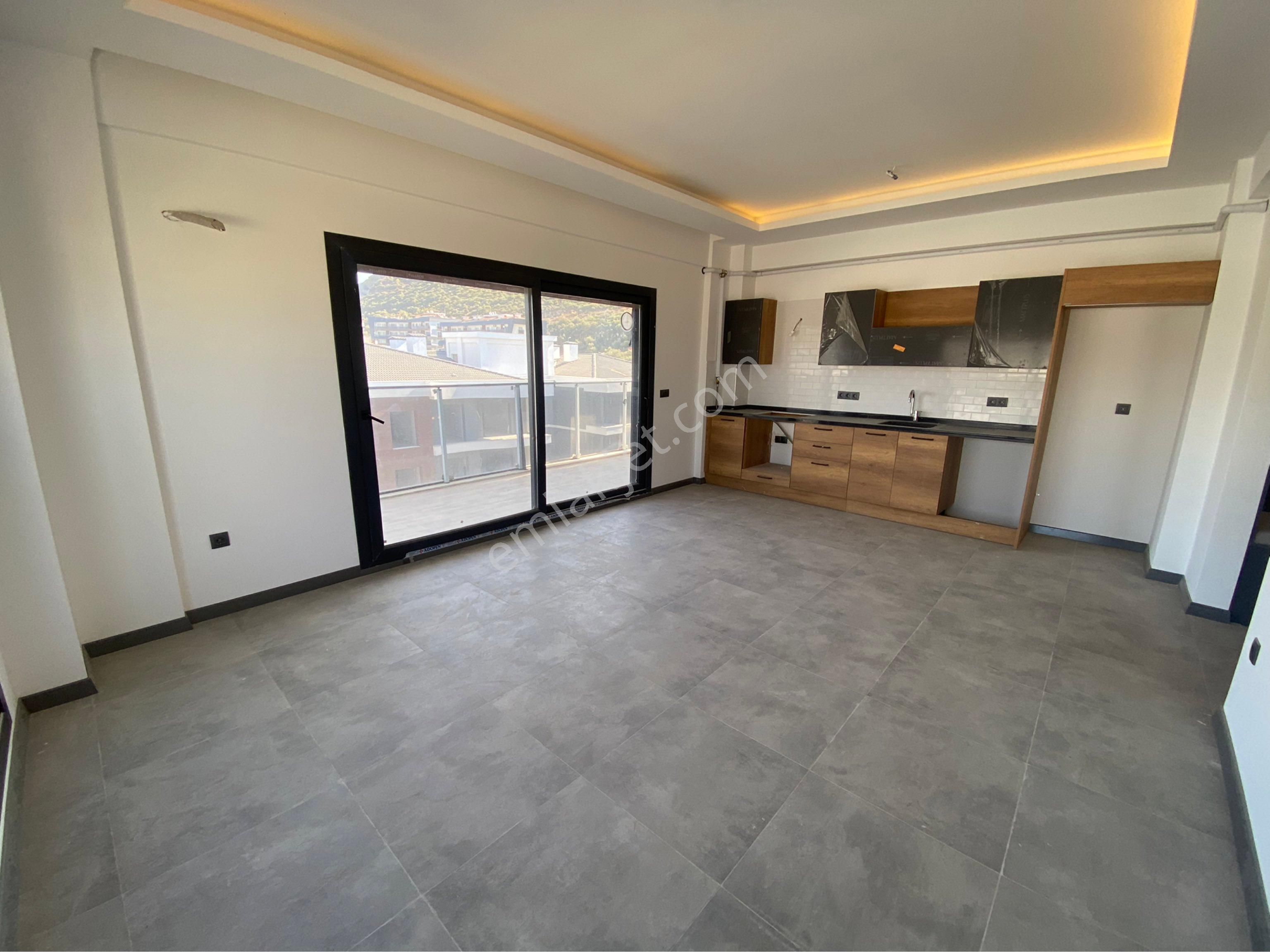 Kuşadasında Havuzlu Site İçerisinde Geniş Kullanımlı 1+1 Sıfır Daire Acil Satılık - Görsel 13