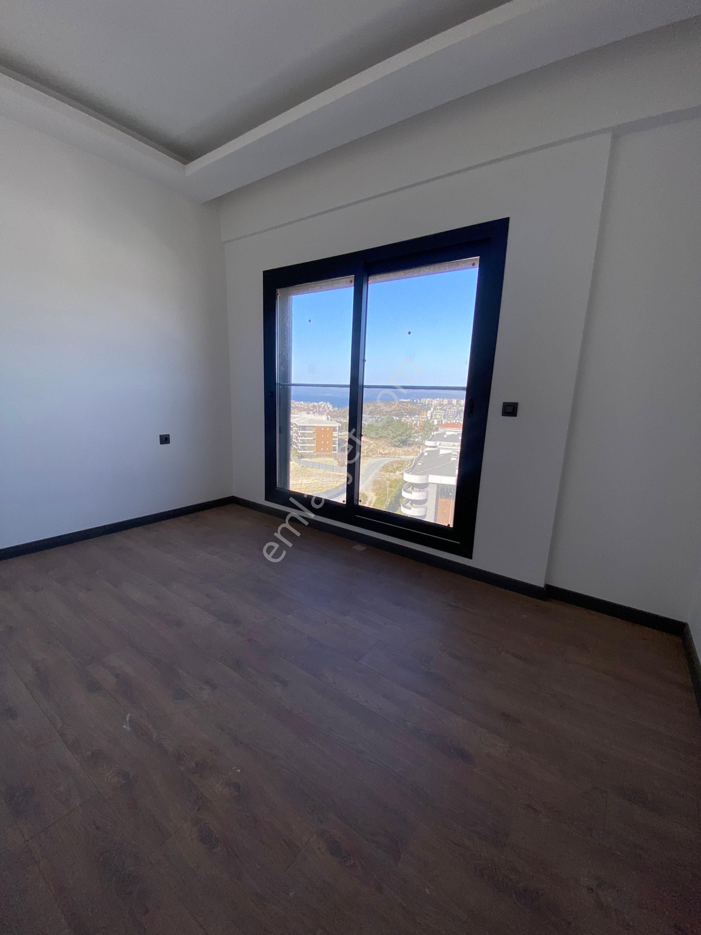 Kuşadasında Havuzlu Site İçerisinde Geniş Kullanımlı 1+1 Sıfır Daire Acil Satılık - Görsel 11