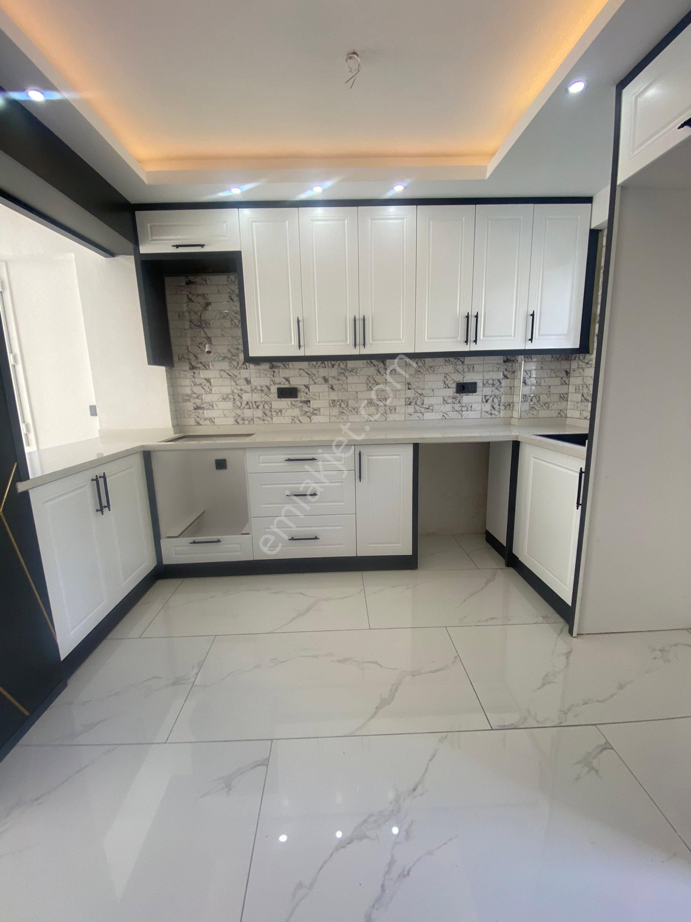 Kuşadası Marinada Geniş Bahçeli Özel Otoparklı Kaçırılmıyacak Villa - Görsel 7