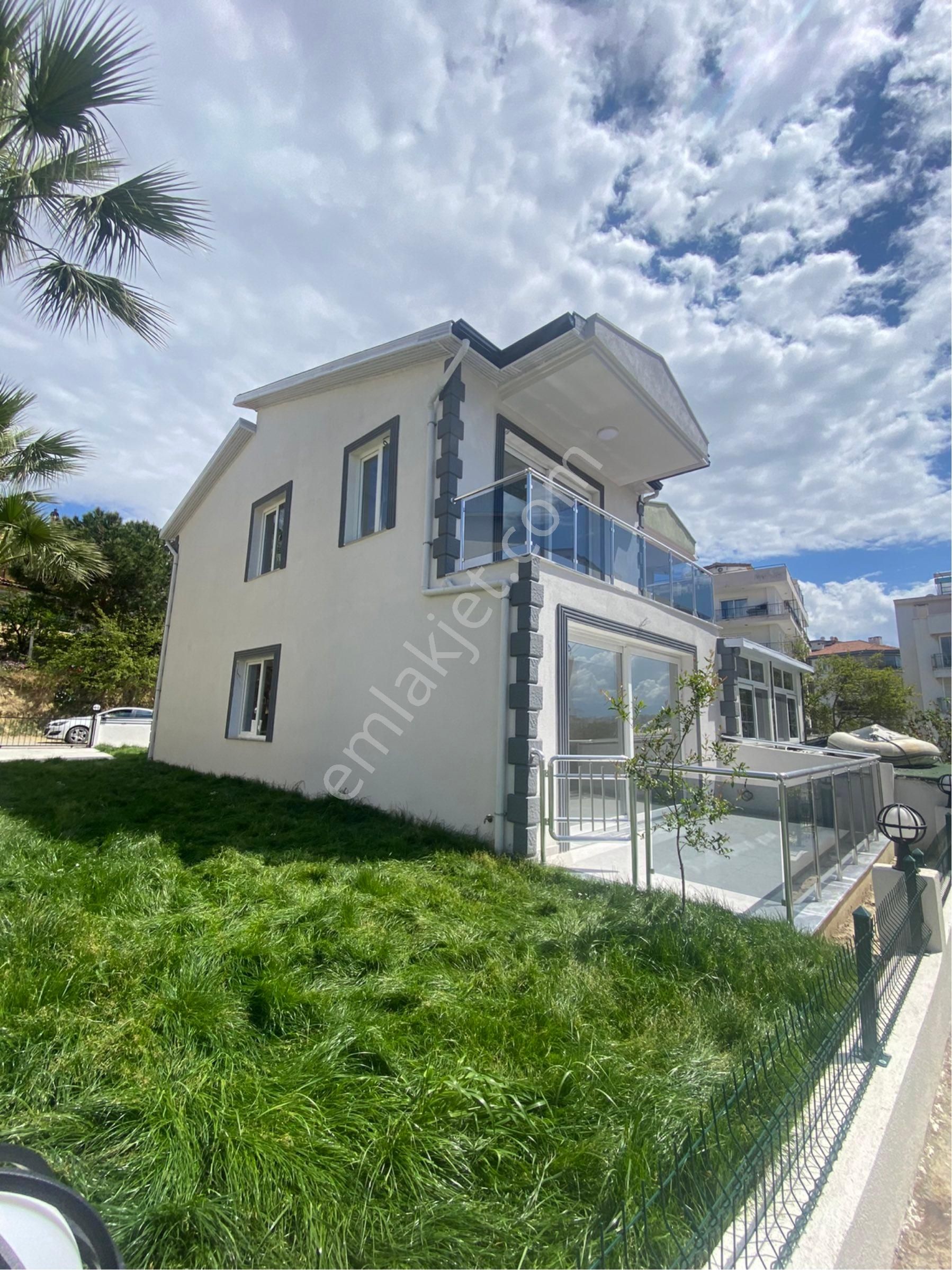 Kuşadası Marinada Geniş Bahçeli Özel Otoparklı Kaçırılmıyacak Villa - Görsel 2