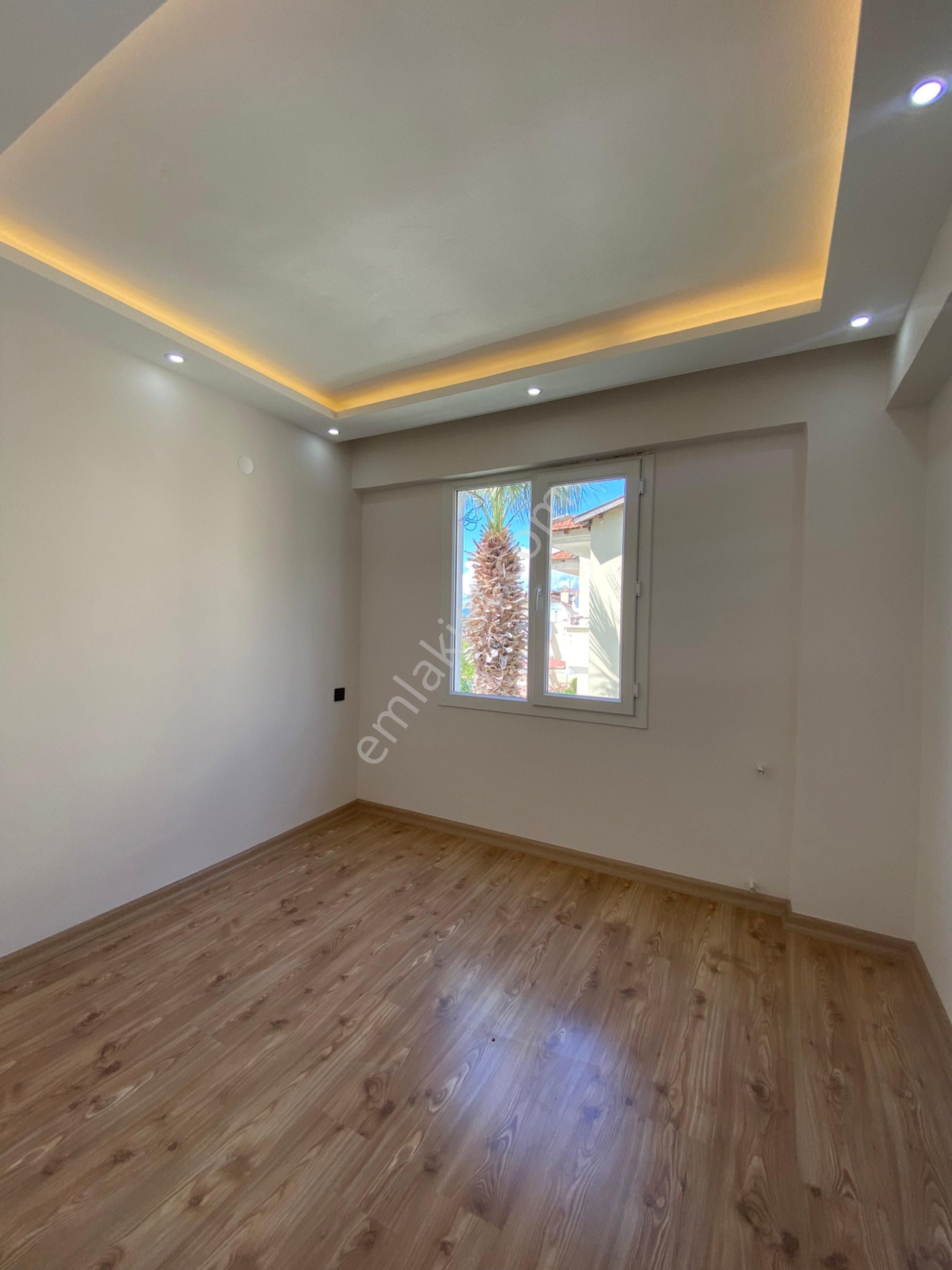 Kuşadası Marinada Geniş Bahçeli Özel Otoparklı Kaçırılmıyacak Villa - Görsel 13