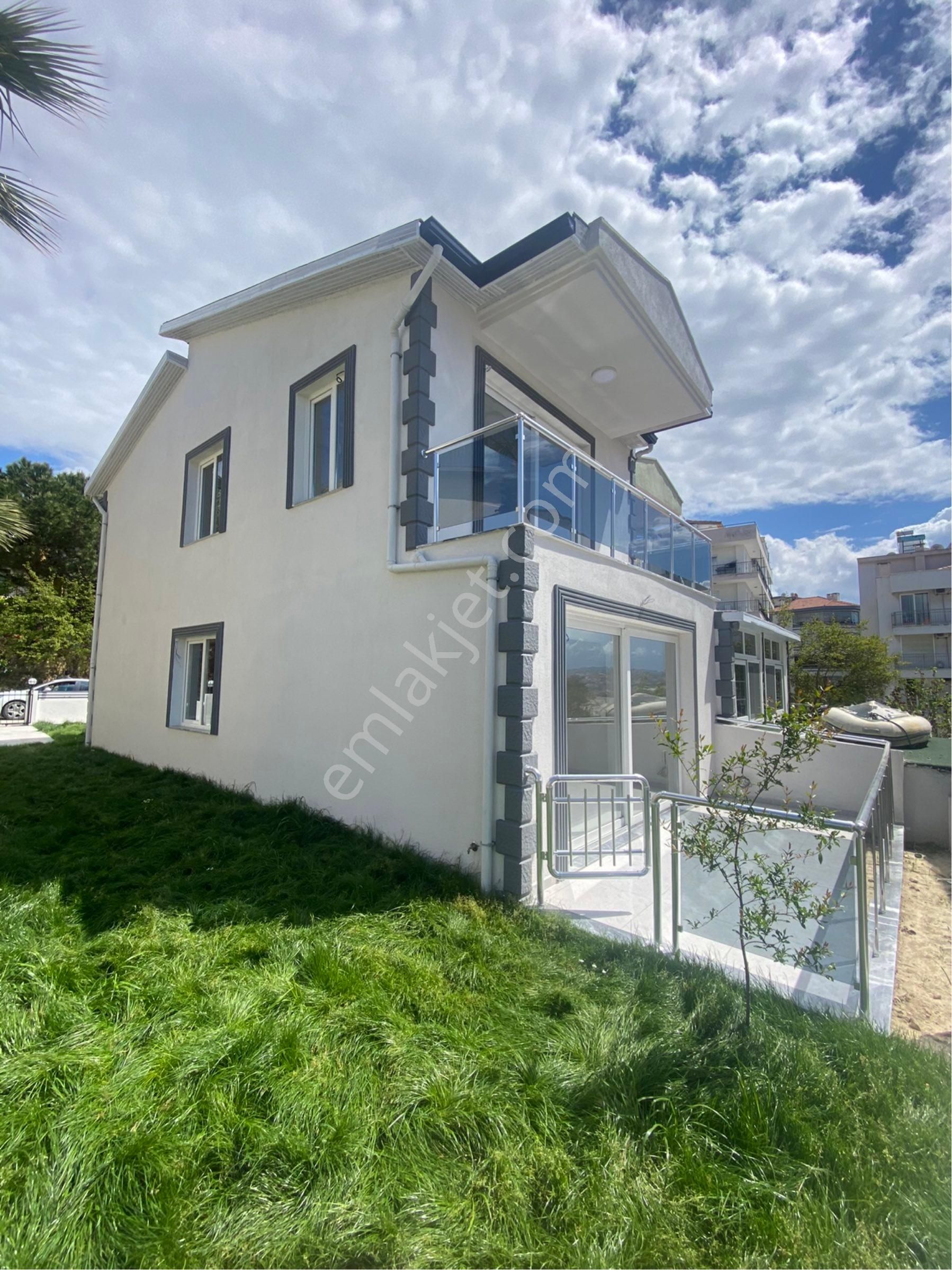 Kuşadası Marinada Geniş Bahçeli Özel Otoparklı Kaçırılmıyacak Villa - Görsel 3