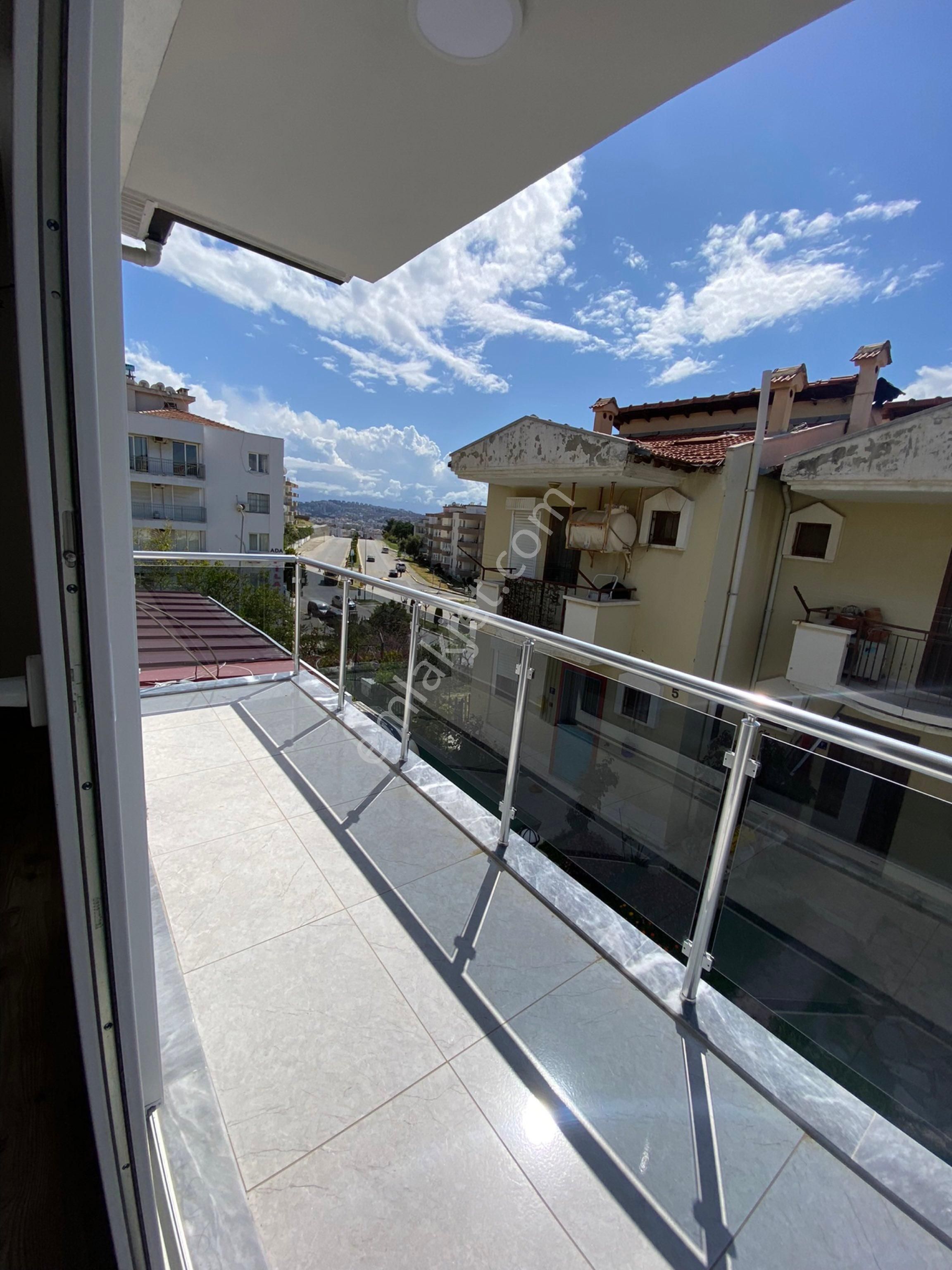 Kuşadası Marinada Geniş Bahçeli Özel Otoparklı Kaçırılmıyacak Villa - Görsel 9