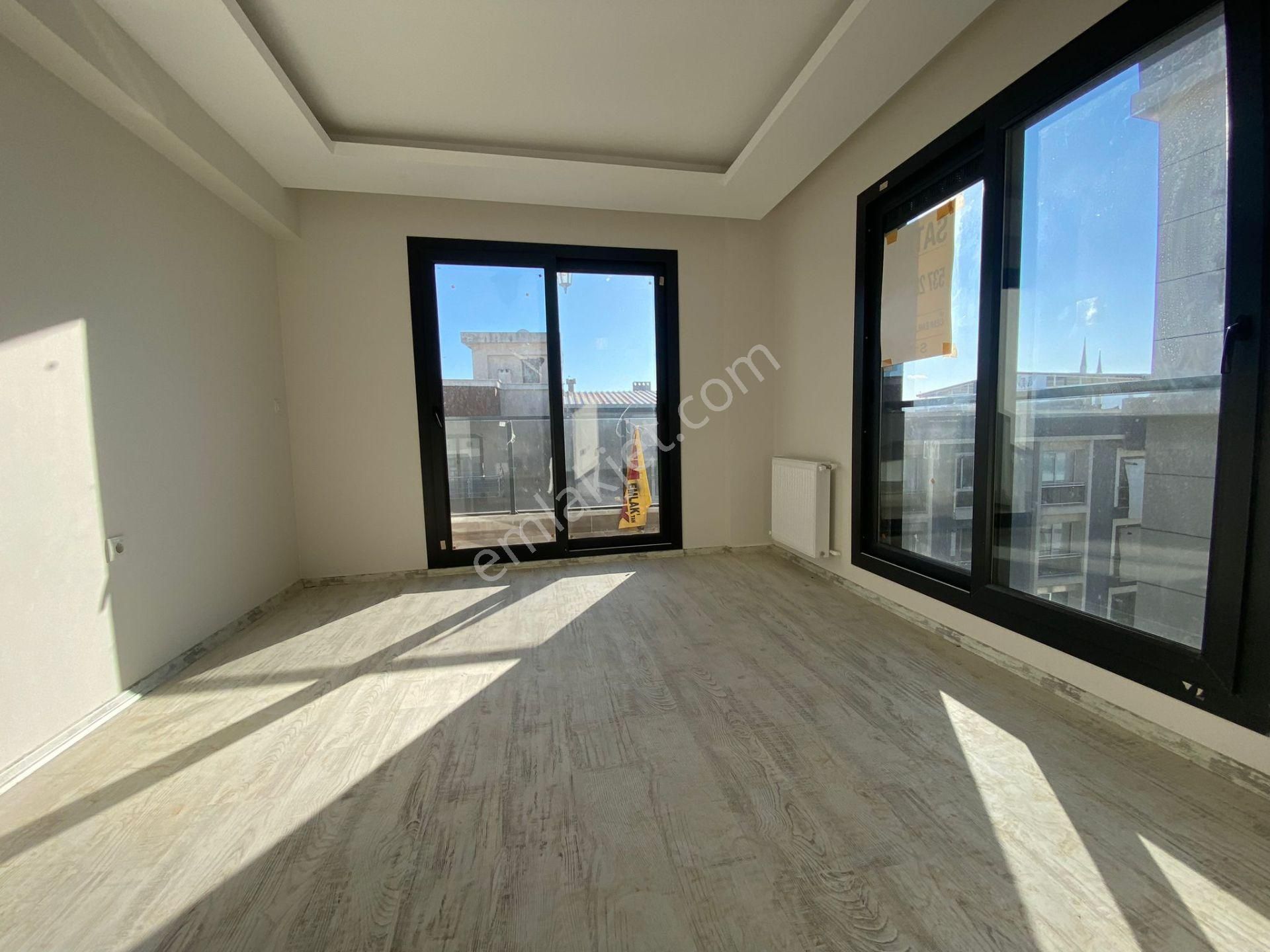 Buca Ufuk Satılık Daire Acill Buca Ufuk Mah.de Yıkıkkemer Meydan Yakını 4+1 150m2 Dublex Teraslı Asansörlü Lüx Daire