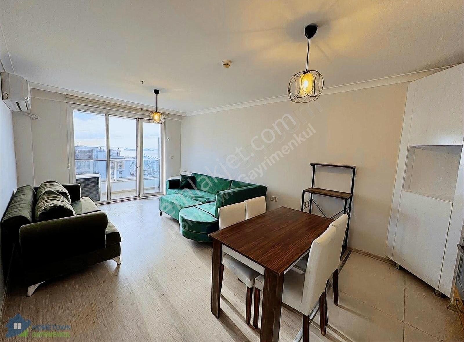 Maltepe Zümrütevler Satılık Daire Maltepe Marmaroom Sitesi'nde Deniz Manzaralı Satılık 2+1 Daire