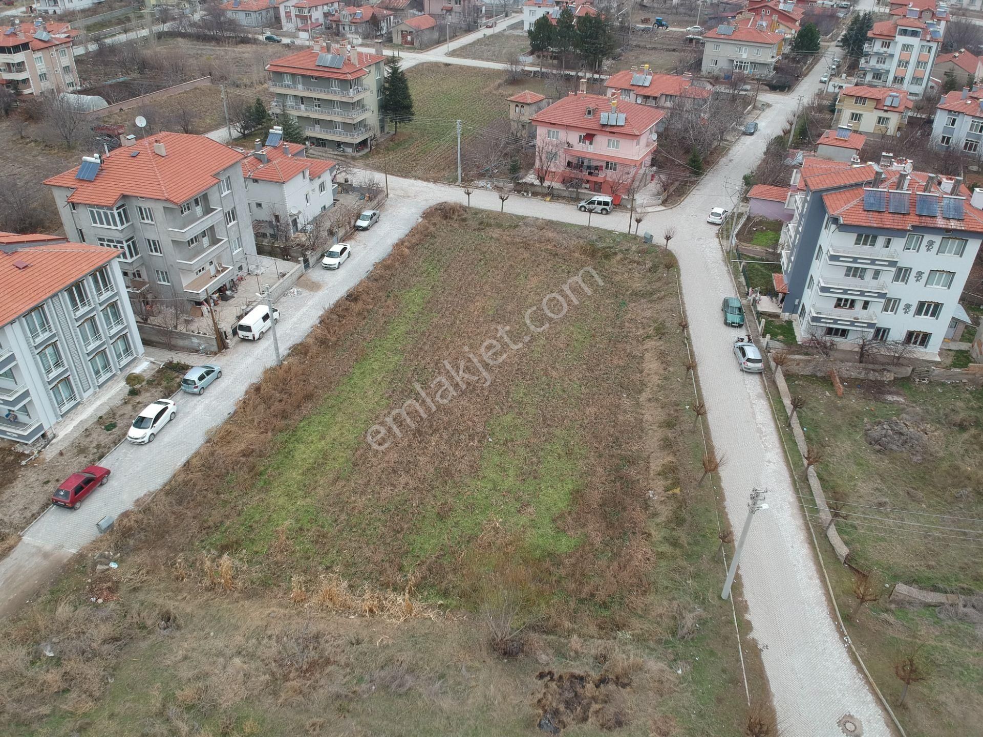 İlbey // Şuhut Taşlıca Mah. De Yap-sat A Uygun Net:1350 M² Arsa - Görsel 4