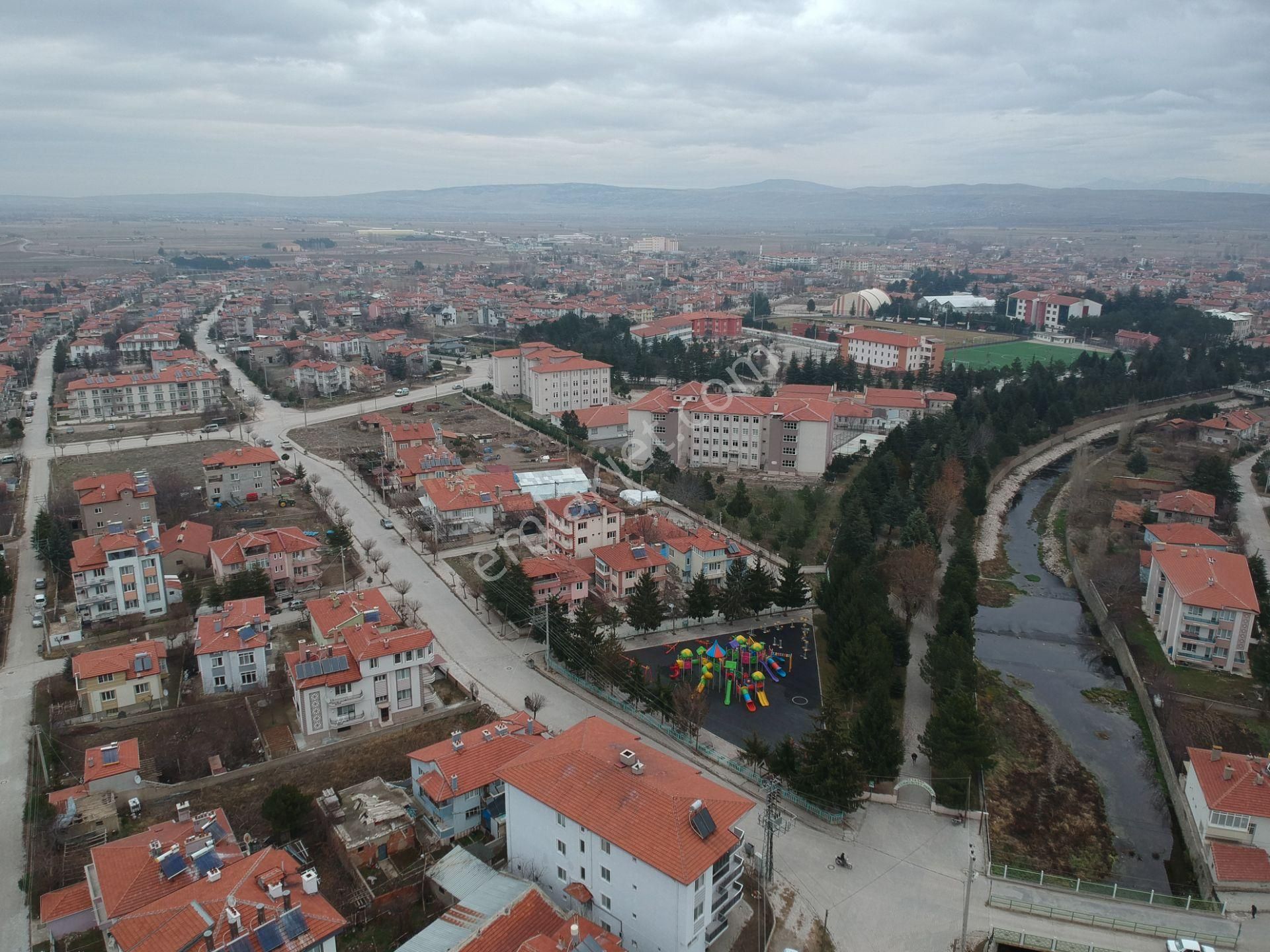 İlbey // Şuhut Taşlıca Mah. De Yap-sat A Uygun Net:1350 M² Arsa - Görsel 14