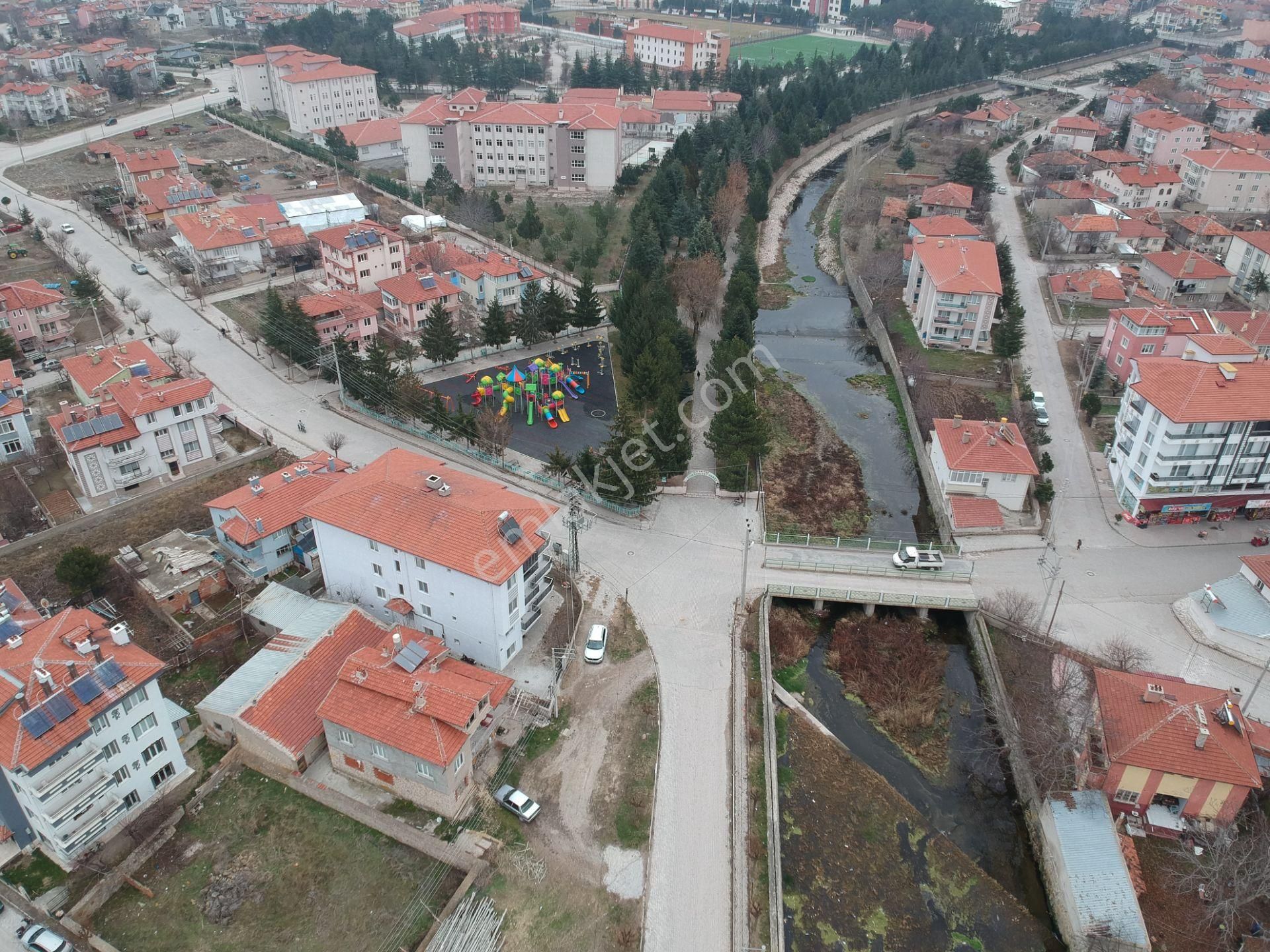 İlbey // Şuhut Taşlıca Mah. De Yap-sat A Uygun Net:1350 M² Arsa - Görsel 7