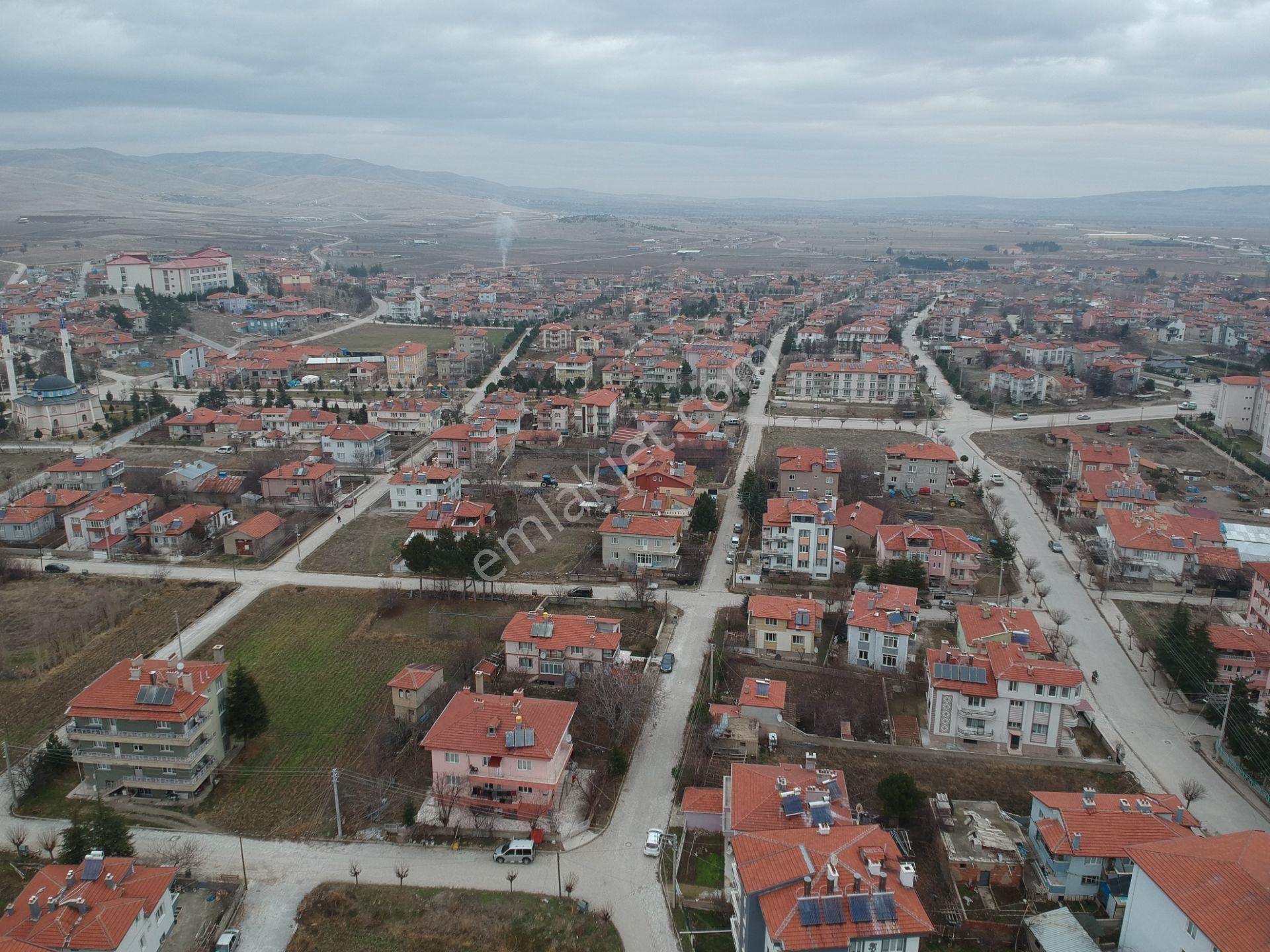 İlbey // Şuhut Taşlıca Mah. De Yap-sat A Uygun Net:1350 M² Arsa - Görsel 13