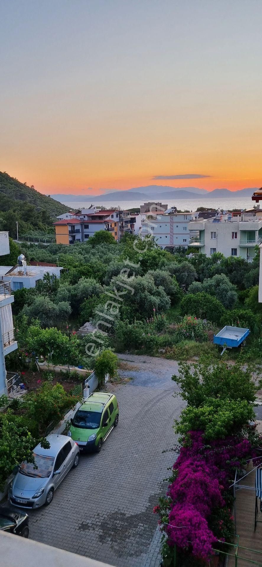 Aydın Kuşadası Eşyalı Kiralık Daire Esyali Kiralik 3+1 2adet Klima Mevcut