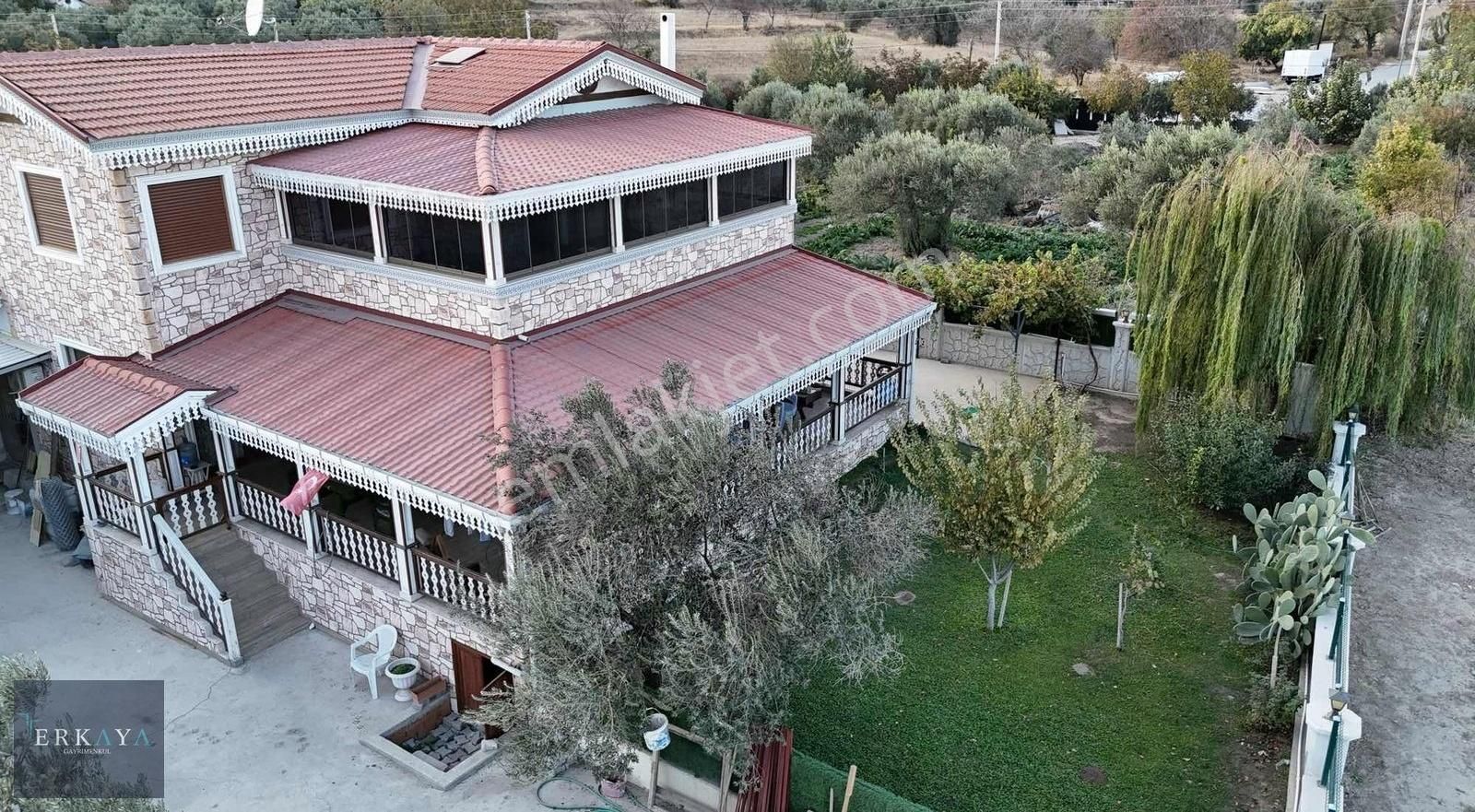 Foça Ilıpınar Satılık Villa Foça Ilıpınar 1 Dönüm Arazi İçerisinde Satılık 4+1 Dubleks Villa