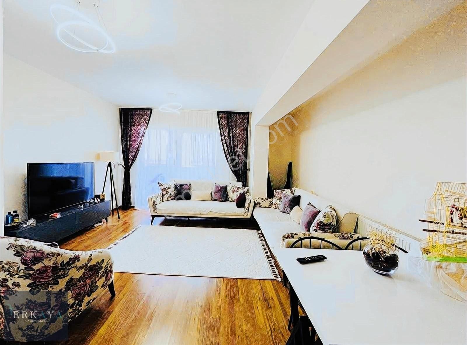 Çiğli Evka-5 Satılık Daire Evka 5 Palmiye Park Teras Sitesinde 1+1 Daire