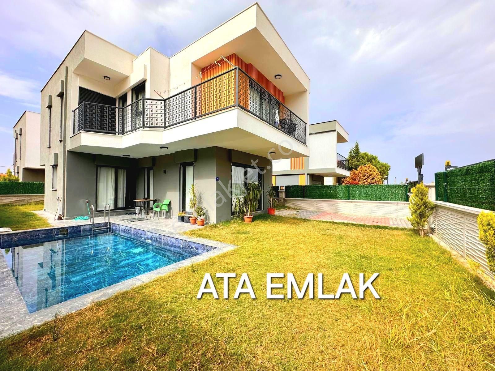 Kuşadası Güzelçamlı Satılık Villa Kuşadasında Özel Havuzlu Tek Müstakil 3+1 Bahçeli Villa