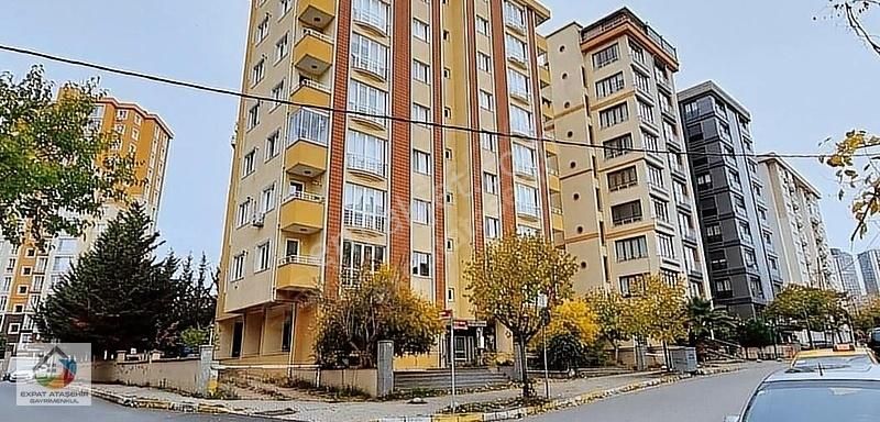 Ataşehir Küçükbakkalköy Kiralık Daire Ataşehir Metroya Yakın Ana Caddede Arakat Boş Daire 3+1 125m2