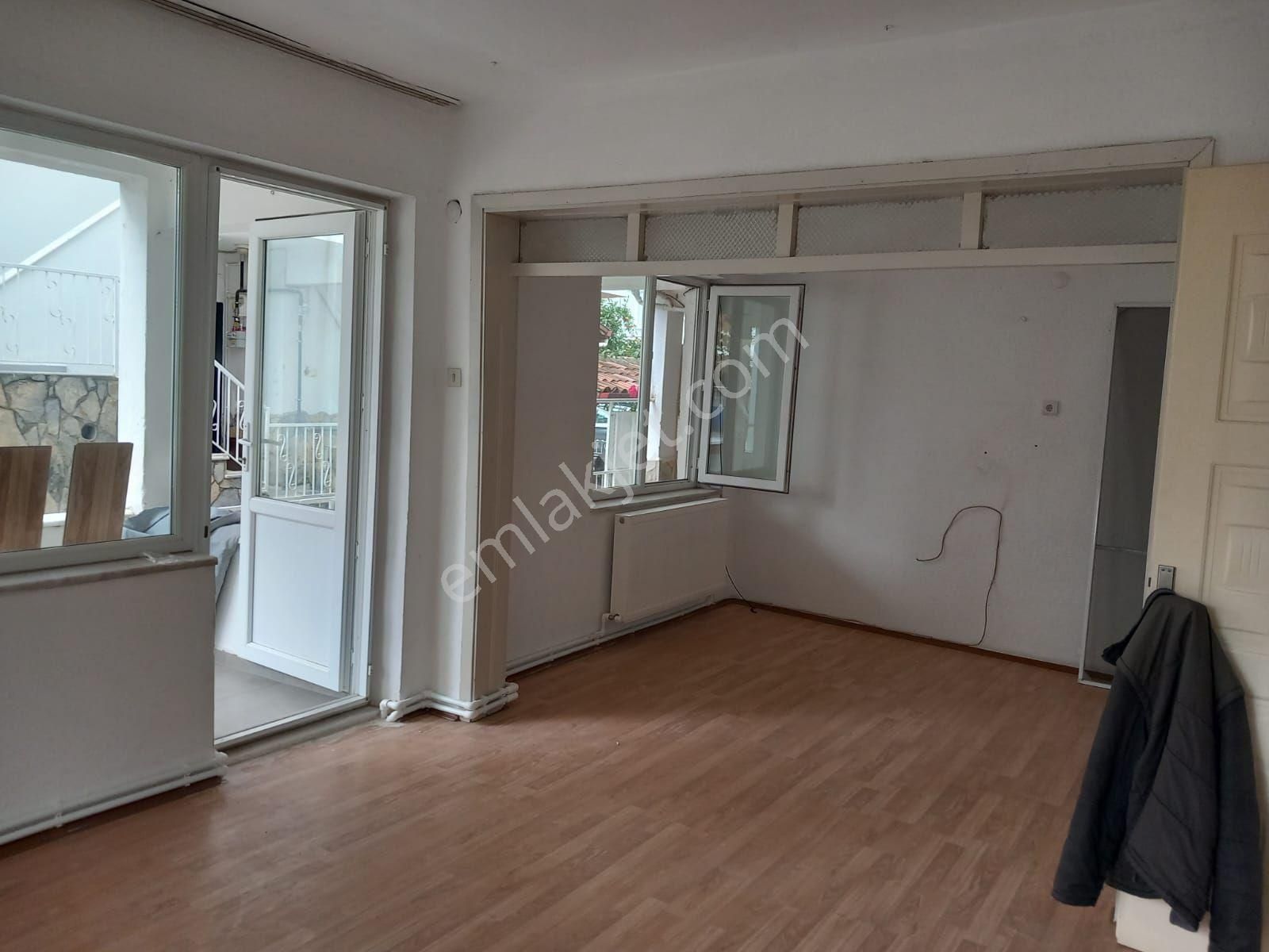 Burhaniye Öğretmenler Kiralık Daire Burhaniye Öğretmenler Mahallesi'nde 2+1 Kiralık Daire