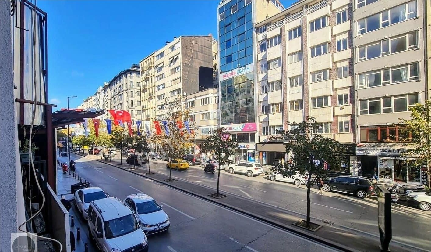 Şişli Merkez Satılık Apartman Dairesi Erkutun'dan, Halaskargazi Caddesi Üstünde 1.kat 180m2 Satılık Daire