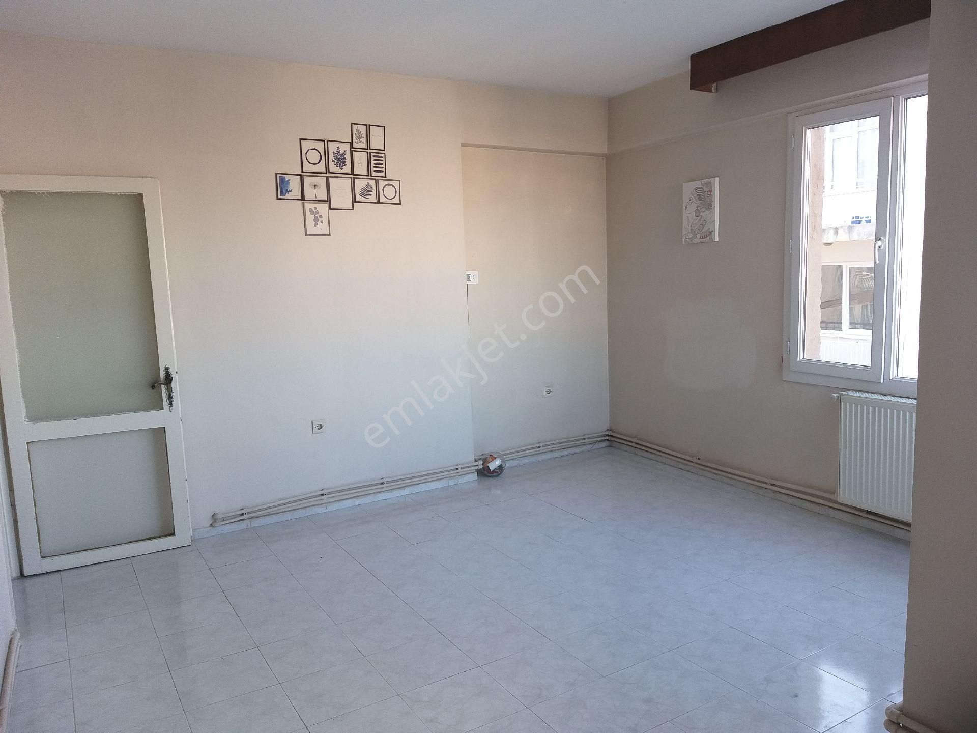 Karabağlar Esenlik Kiralık Daire Yeşilyurt Ordu Caddesi 2+1 D.gazlı Manzaralı Daire Kiralık