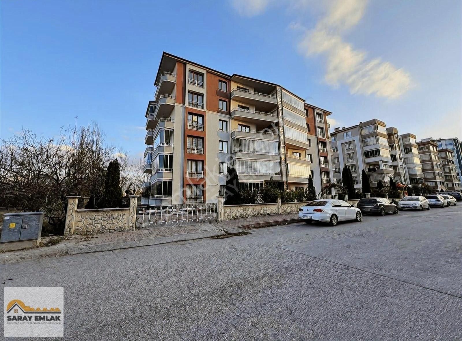 Niğde Merkez Aşağı Kayabaşı Satılık Daire Saray Emlak'tan Satılık Niğde Bor Yolu Civarı 3+1 Site İçi Daire