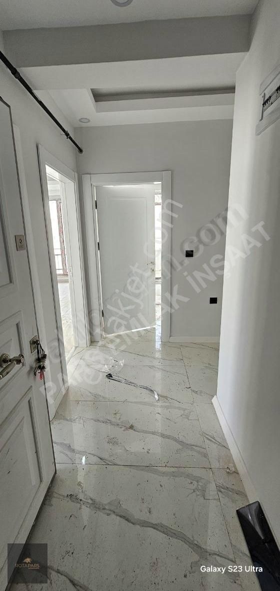 Kars Merkez Şehitler Kiralık Daire Üniversite Karşısı Site İçinde Ayrı Mutfaklı Arakat 2+1 Daireler