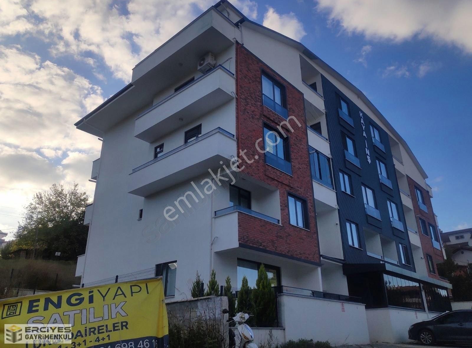 Başiskele Barbaros Kiralık Daire Barbaros 'da Kapalı Pazara Yakın 2+1 Arakat Kiralık Daire