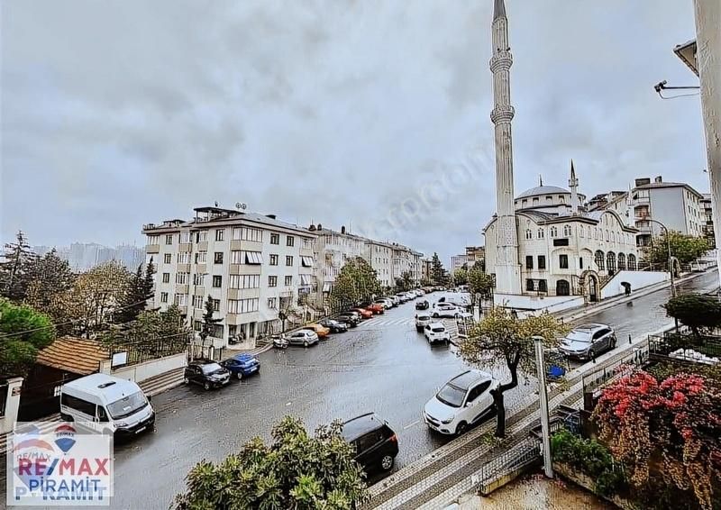 Üsküdar Acıbadem Kiralık Daire Acıbadem' De Harika Konumda Kiralık 2+1 Daire