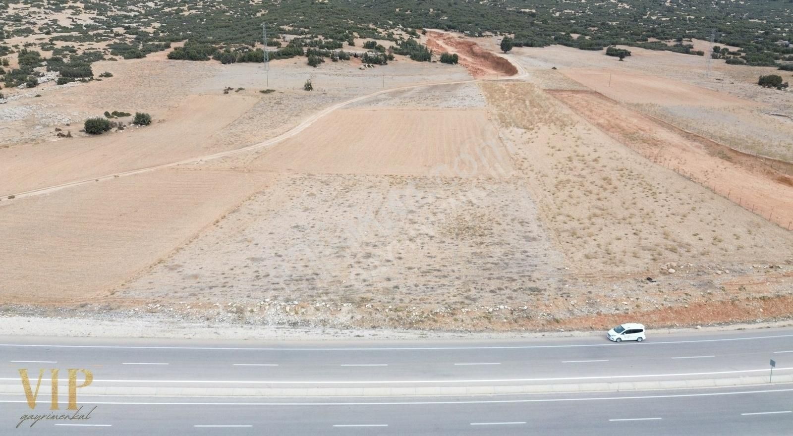 Elmalı Yakaçiftlikköyü Satılık Tarla Vıp Gayrimenkul' Den Yakaçiftlik Anayol Kenarı Satılık Arazi