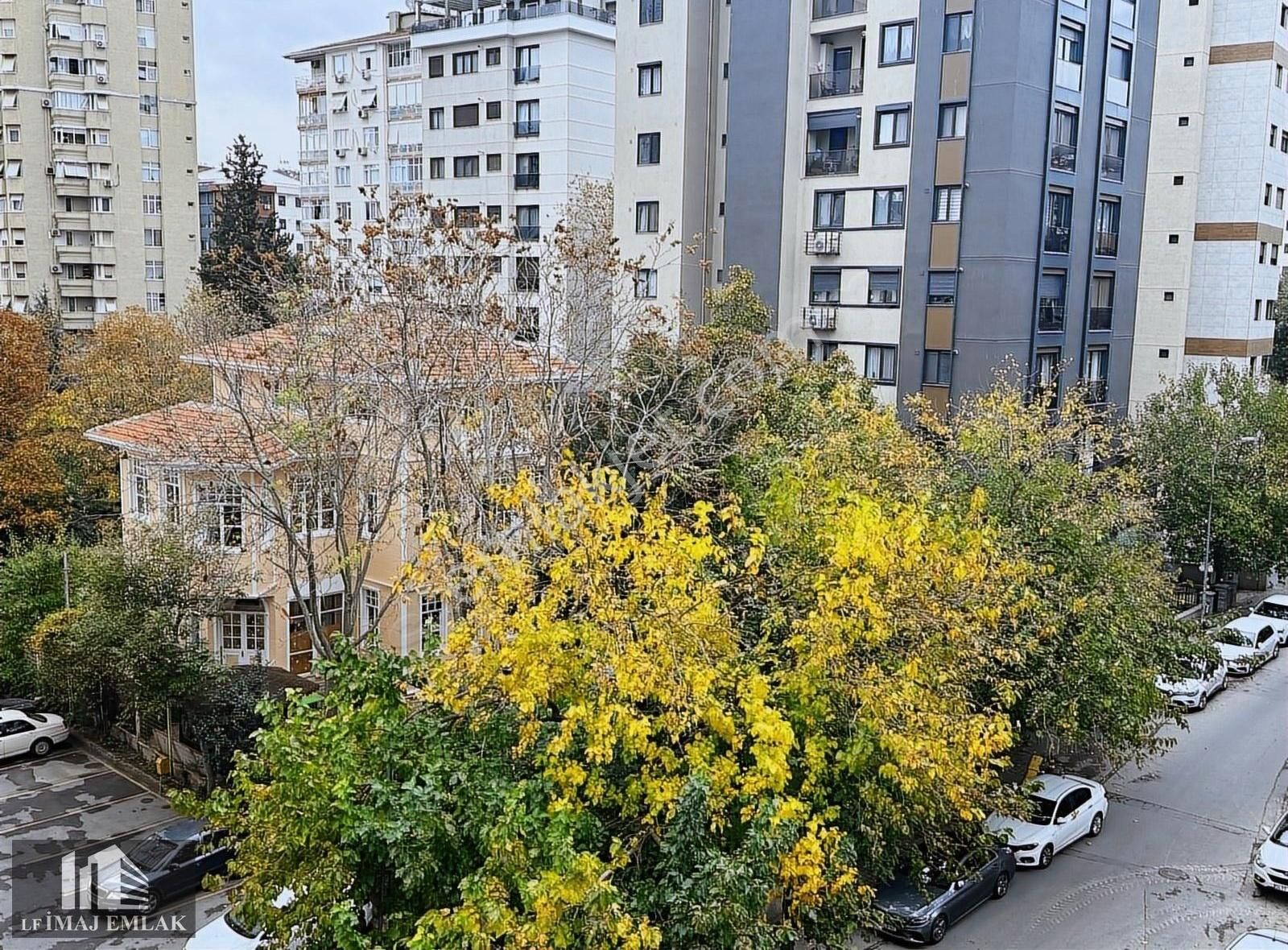 Kadıköy Suadiye Satılık Daire Suadiye'de Cadde'ye Yakın Balkonlu Ebevenli Yeni Bina 3+1