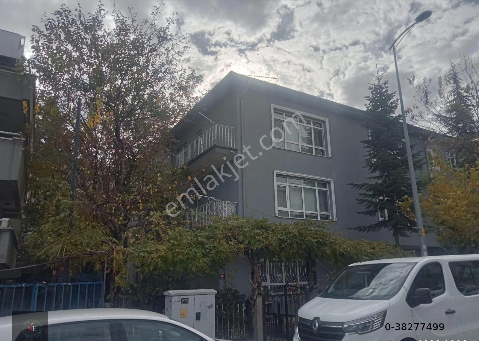 Çankaya Oğuzlar Satılık Daire Balgat 1395 Sokakta Y Giriş 2+1 Kombili Full Bakımlı Satılık Daire