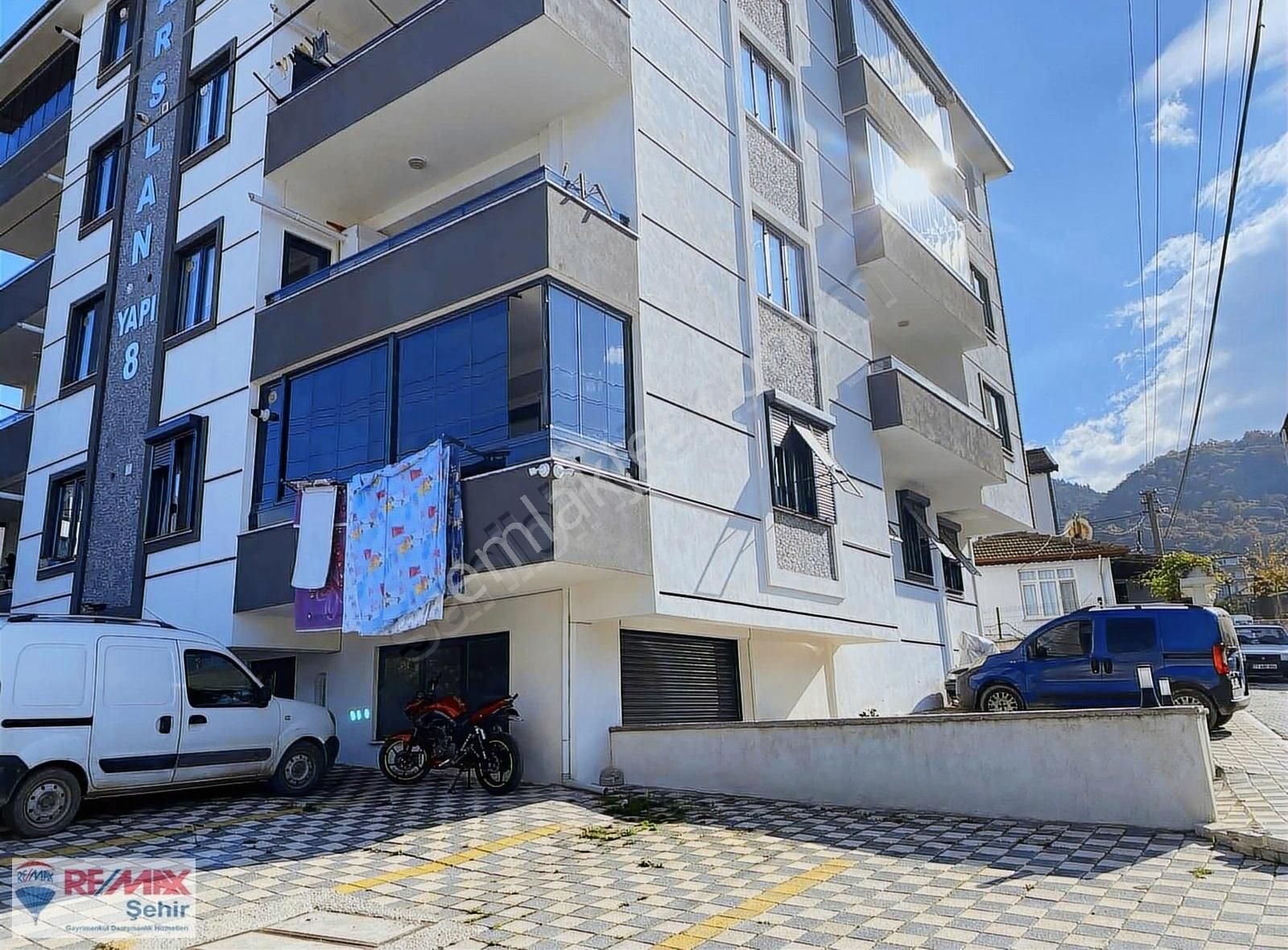 Çiftlikköy Taşköprü Bld. (Taşköprü Merkez) Satılık Daire Re/max Şehir Yalova Taşköprü'de Satılık Daire