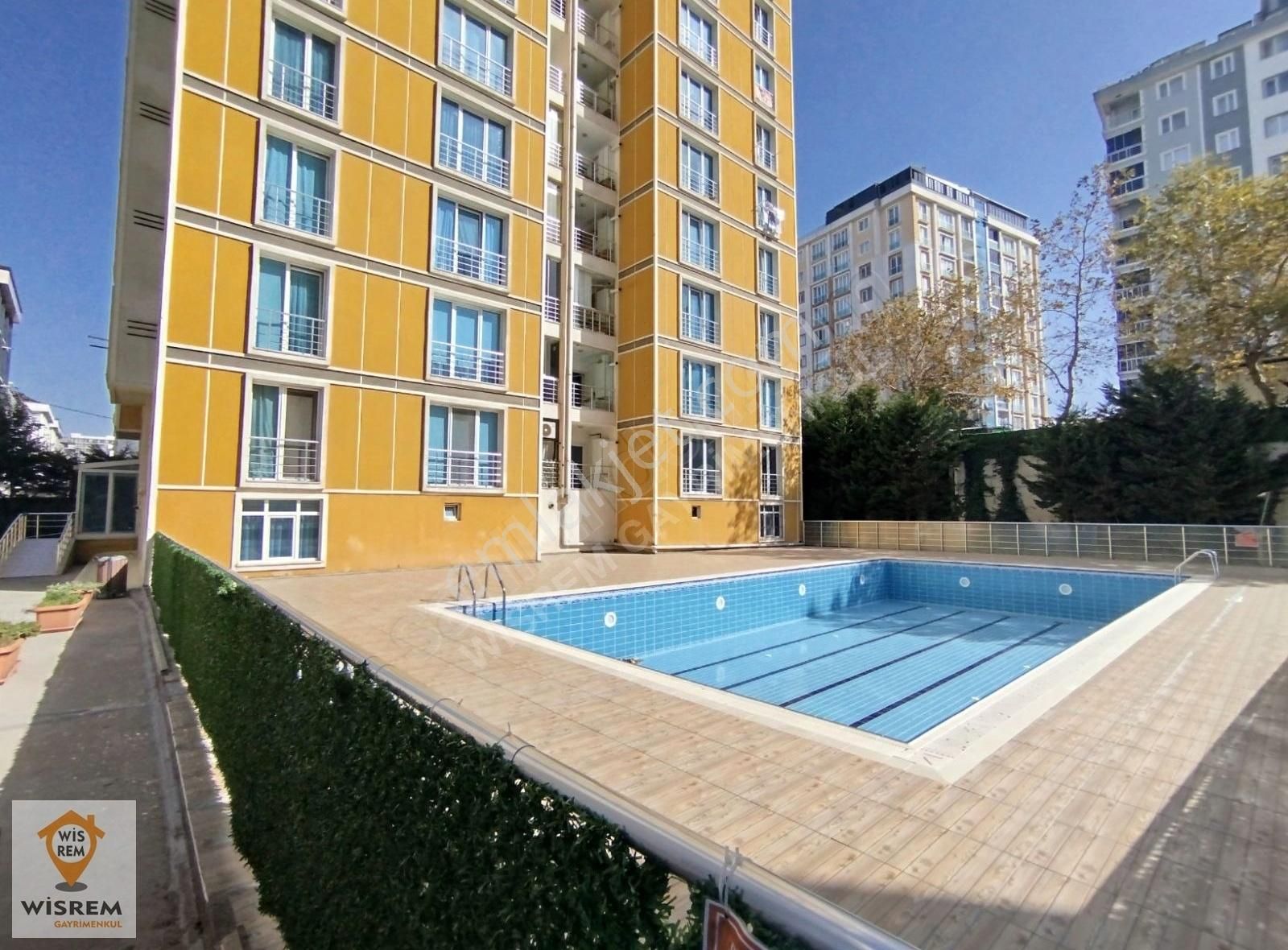 Beylikdüzü Kavaklı Satılık Daire Beylikdüzü Marina Bölgesi Butik Sitede Havuz Manzaralı 3+1 Daire