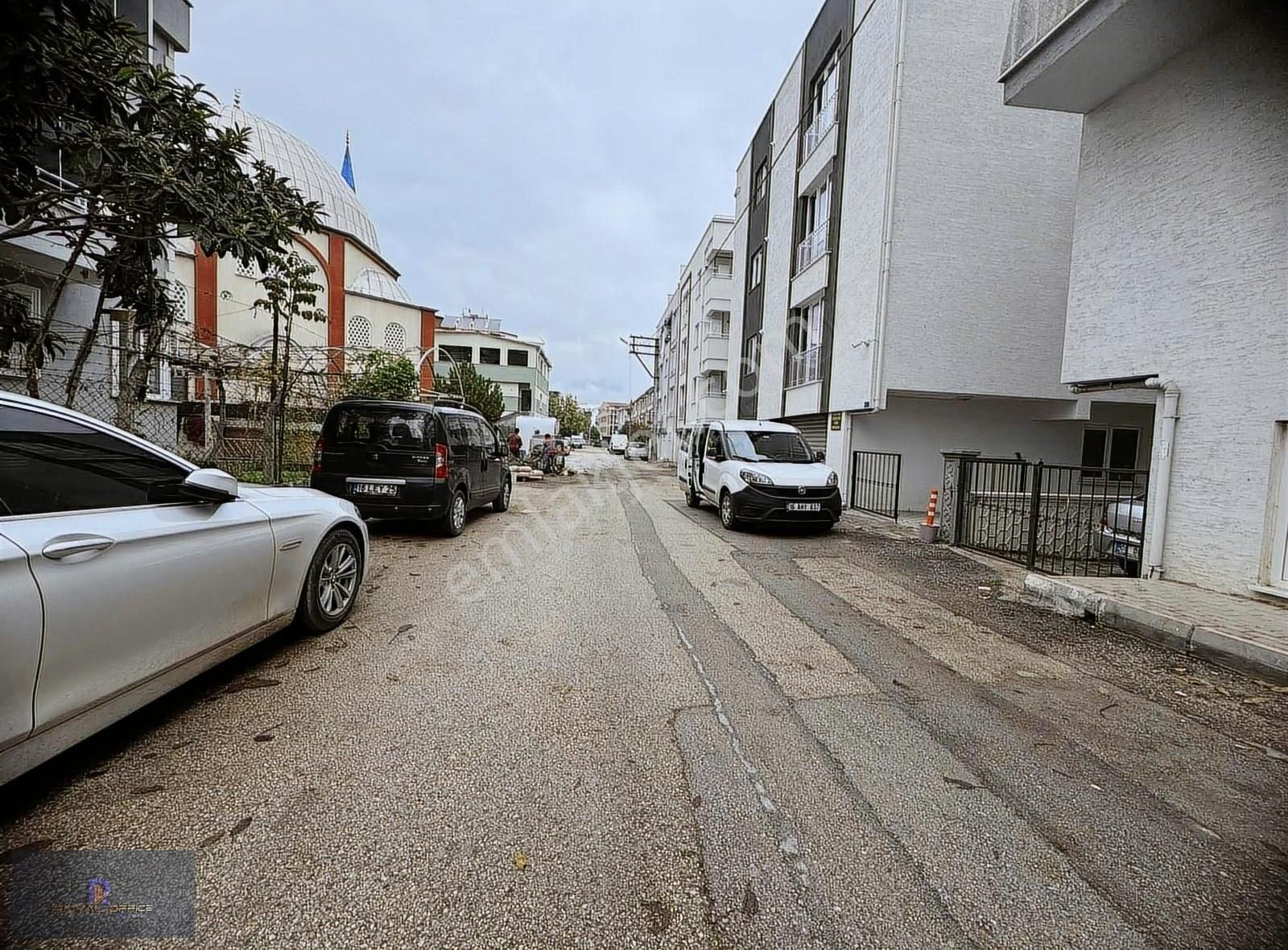 Gürsu İstiklal Satılık Müstakil Ev Royal Office'den Gürsu İstiklal Mah. Satılık 3 Katlı Ev