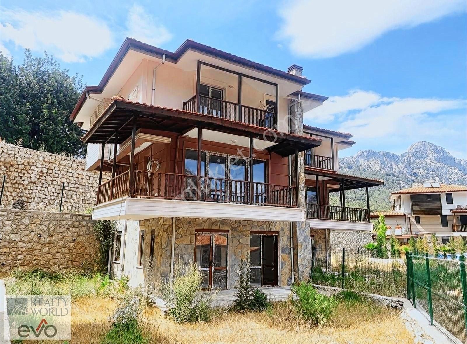 Konyaaltı Hisarçandır Satılık Villa Antalya Konyaaltı Hisarçandır'da Müstakil 4+1 Satılık Villa