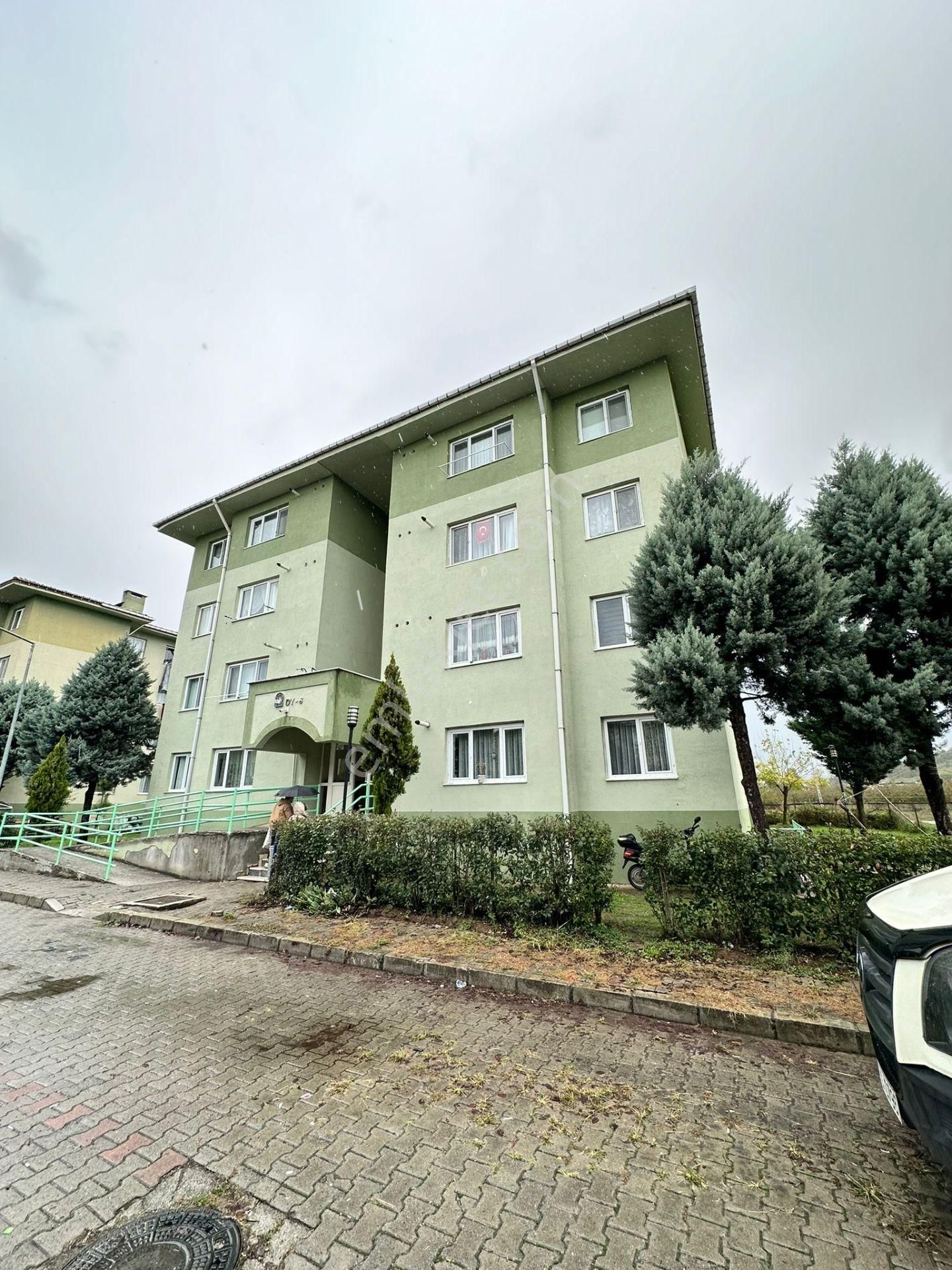 Düzce Merkez Çavuşlar Satılık Daire Çavuşlar Toki'de Satılık Ara Kat 2+1 85 M2 Daire