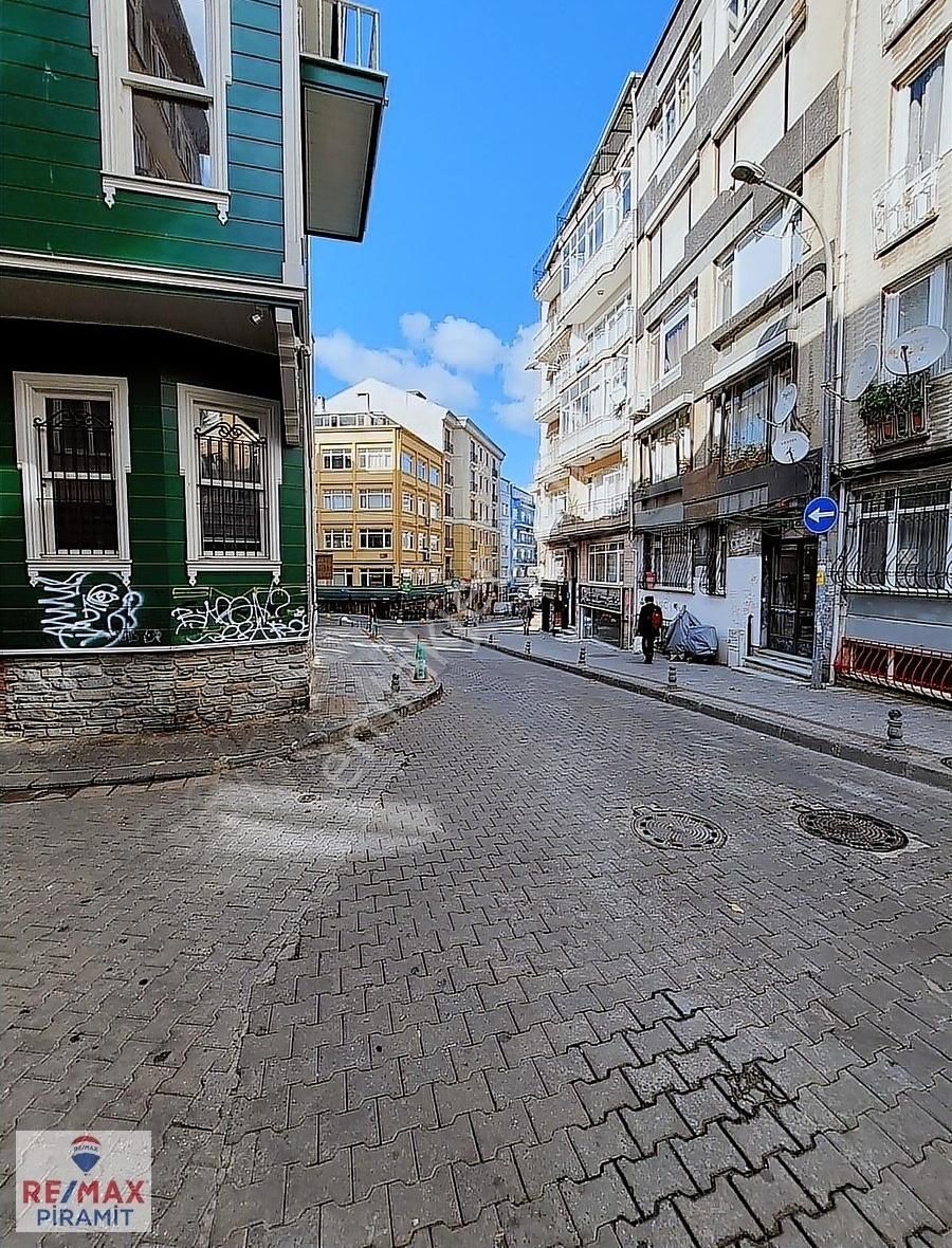 Kadıköy Caferağa Satılık Daire Kadıköy-caferağa Da Tabela Değeri Yüksek Satılık 2+1 Daire...