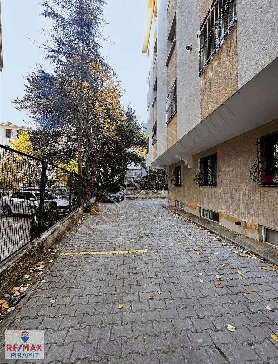 Üsküdar Altunizade Satılık Daire Altunizade Erzurum Sitesinde Geniş 3+1 Otoparklı Daire